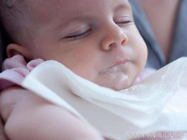 孩子九个月吃完母乳就吐是怎么回事