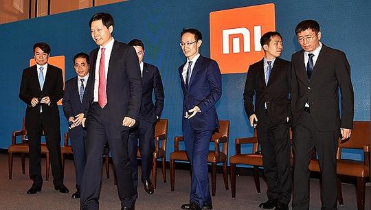 不知奖励雷布斯！雷军不知情获98亿元股权激烈引发网友热议