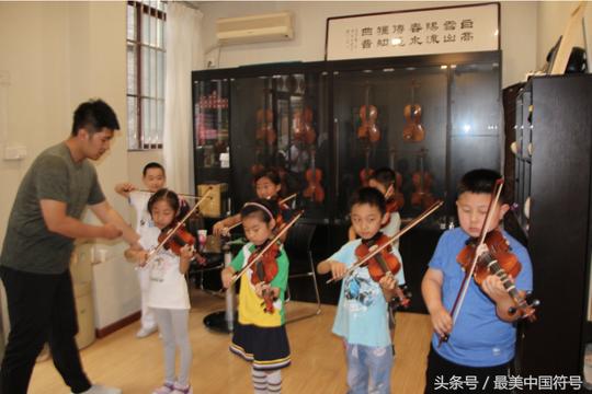 让更多孩子喜欢音乐快乐健康成长——记自主创业九零后高材生吕成