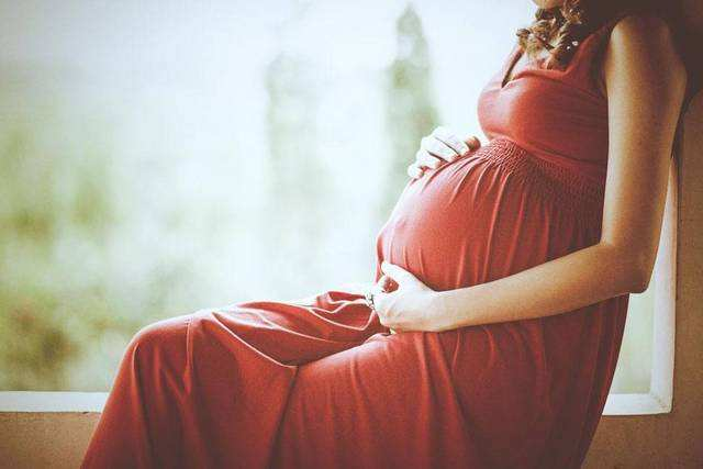 怀孕后“见红”是流产吗