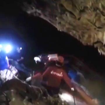 足球运动员探溶洞失踪的长尾关键词有哪些