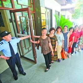 武汉市中学什么时候报名