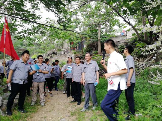 金雷风电党委书记李新生一行观摩蟠龙梆子“梦想党建”品牌