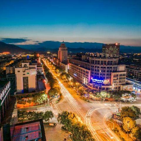 浙江德清离湖州近还是杭州近啊？