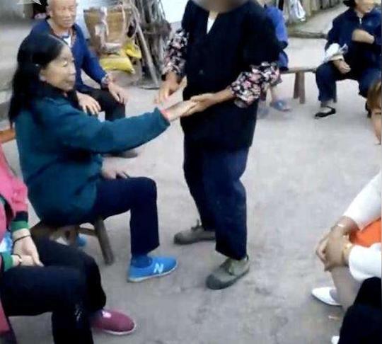 日接待600病人！“女神医”因生意太火，不堪负荷宁愿被拘！