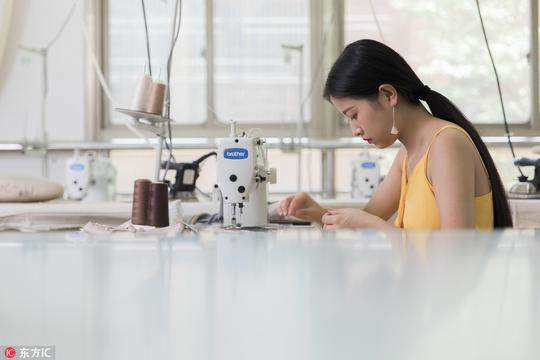浙江大三美女用3千元创业开汉服淘宝店每一件都是手工制作
