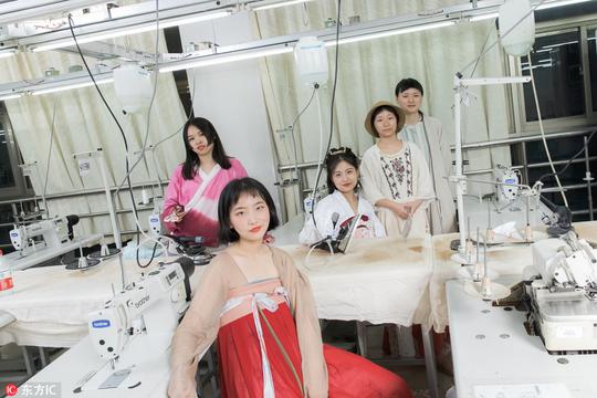 浙江大三美女用3千元创业开汉服淘宝店每一件都是手工制作