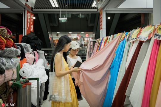 浙江大三美女用3千元创业开汉服淘宝店每一件都是手工制作