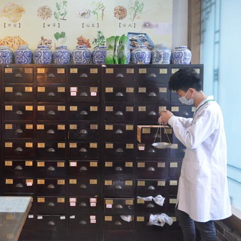 昆明市生育社保报销多少