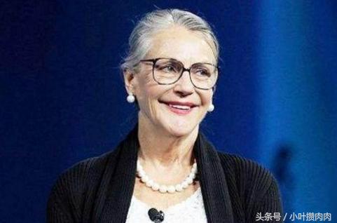 她以净资产2900亿元拿得女首富之冠，至今依然单身！