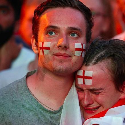 足球哨声怎么吹得响