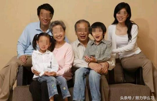 婆家人来城里做客，我做饭菜忘放盐，小姑子摔了碗筷，婆婆却大笑