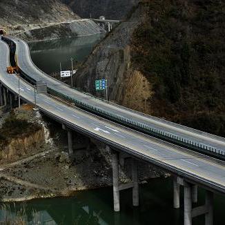 兰州市和南充市哪个大