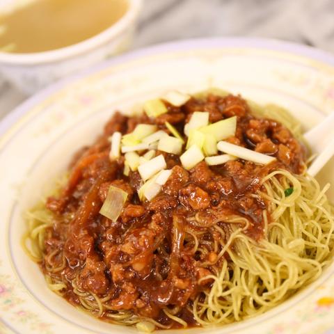 凉的杂酱面这么热？