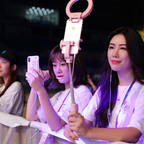 足球运动员整蛊教练视频的长尾关键词有什么