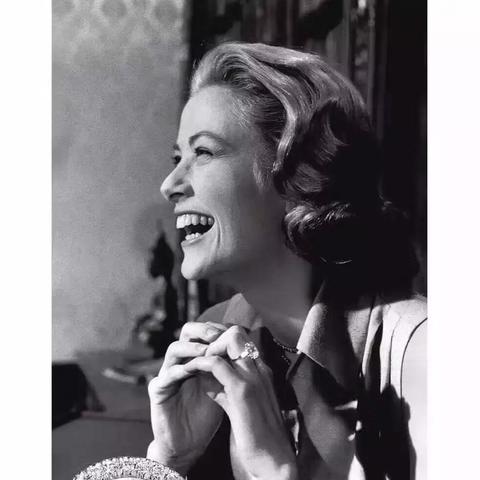 足球运动员不能戴戒指嘛的长尾关键词有什么