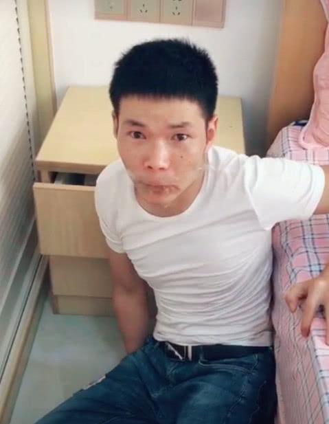 抖音上最牛的5个，摩登兄弟养活了一条街，莉哥唱歌跑调却很火