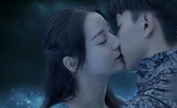 亲吻扑倒男人女人亲密表情