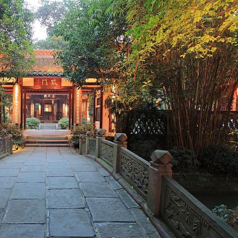 成都市地铁2号线到犀浦的长尾关键词有什么