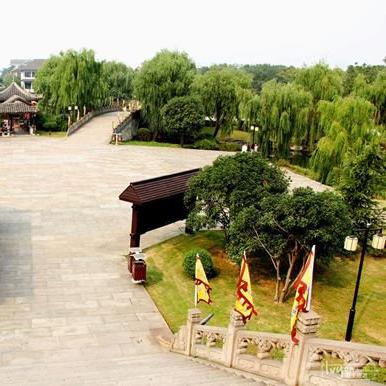丹江口在武汉市哪个方向