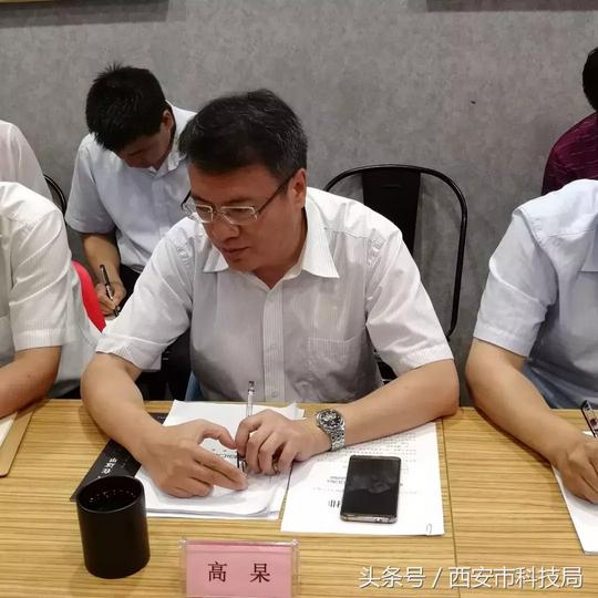 市委常委、副市长高杲来到莲湖区倍格硅巷开展“创业西安行——莲湖站”活动
