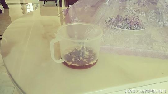 将大蒜和可乐放一起，作用太棒了，解决了很多家庭困扰的烦恼