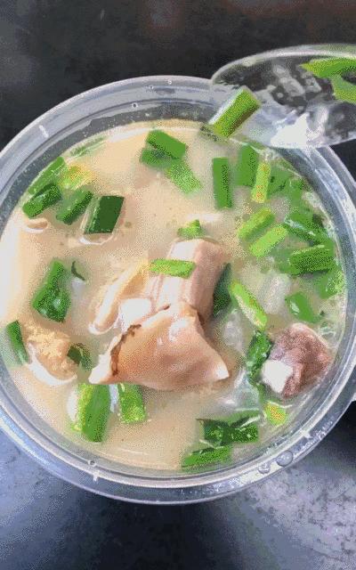 广州有什么好吃的美食（广州本地人最爱的小吃一条街）