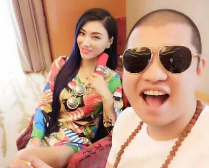 快手直播人气有多假？二驴50万，祁天道100万，一证据拆穿他们！