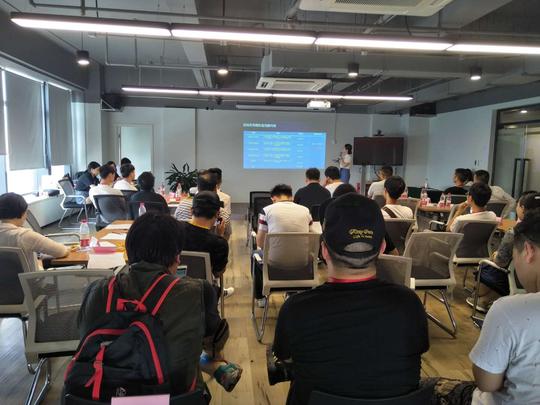 “拥抱短视频万亿商机”云拍云秀摄影宝2018财富峰会中国成功举办
