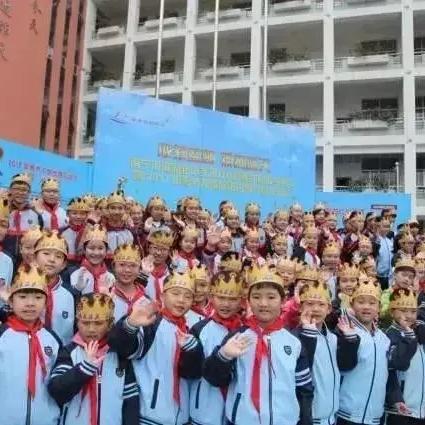 南宁小学校服要买几套？