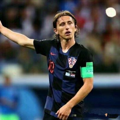 足球鞋前面长多少