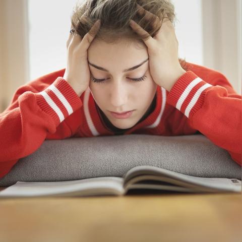 微商发过期产品怎么维权