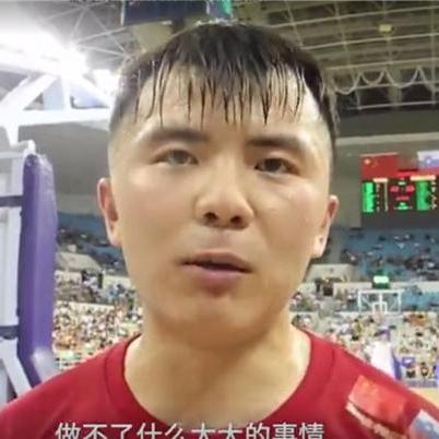 优秀退役足球运动员事迹的长尾关键词有什么