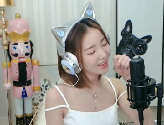 抖音上最火的5首歌，《学猫叫》只排第三，第一听了根本停不下来