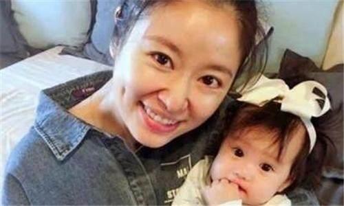 给宝宝起名小海豚怎么起(林心如的女儿是什么时间生的什么时间出生的)