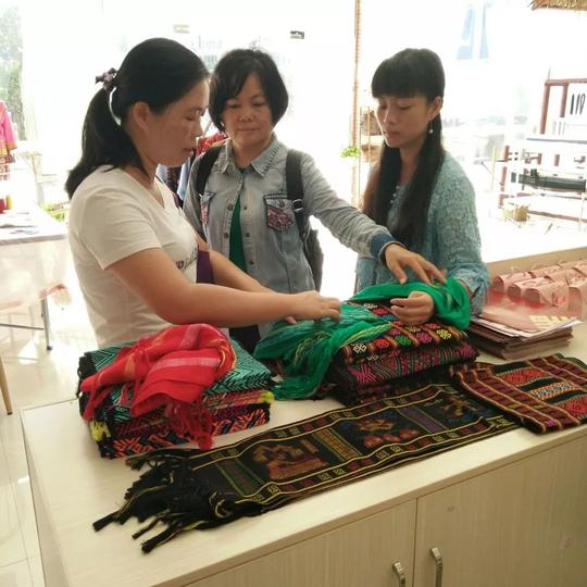 乡村振兴巾帼行动｜省妇联赴白沙县开展调研活动