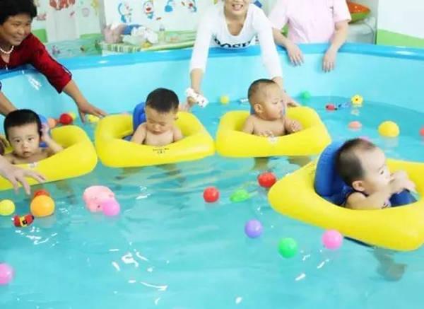 婴儿几岁可以学习游泳
