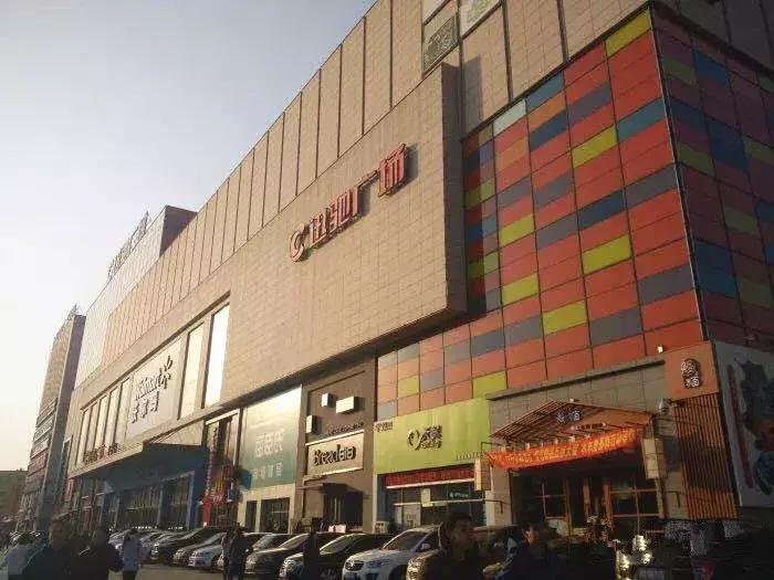 美食城在什么地方（美食城和电影院在一层并且打通的）