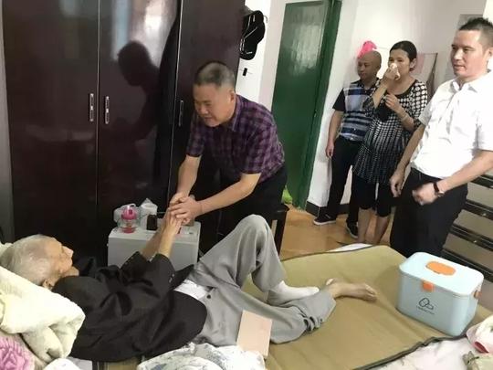 庆八一，常德市退役士兵就业创业服务促进会走访慰问老兵