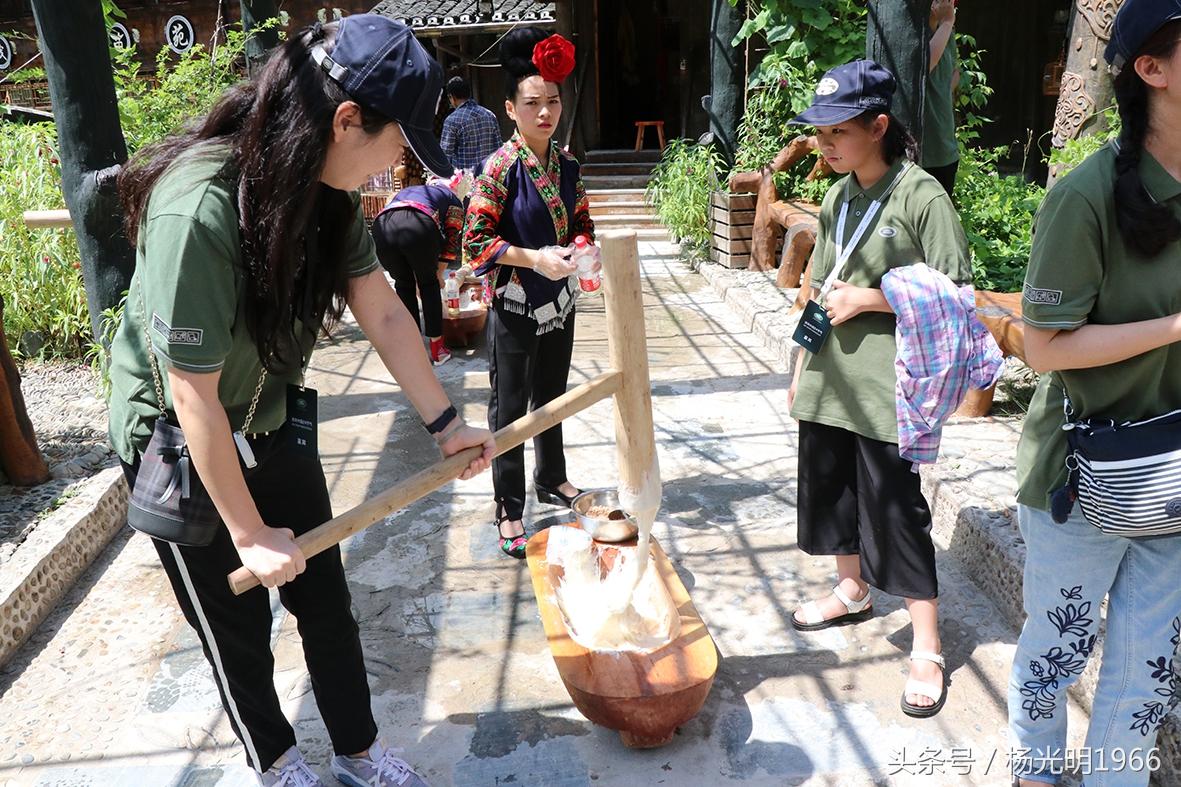 西江的美食有什么（求西江千户苗寨有哪些值得去旅游的地方和旅游路线的顺序）