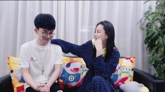 继代打风波后，又曝纯白首秀直播送礼物造假，网友：送不起就别送
