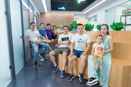「武汉南湖」别人卖房环游世界，她却用卖房的400万办起了学校