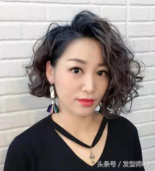 螺丝烫如何打理 螺丝烫扎起来的发型