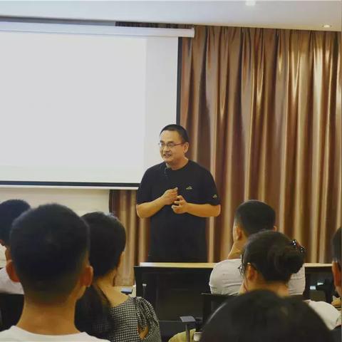 跨境出口电商如何运营
