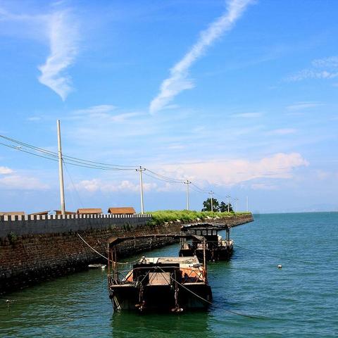 厦门市的总面积有多少平方公里？