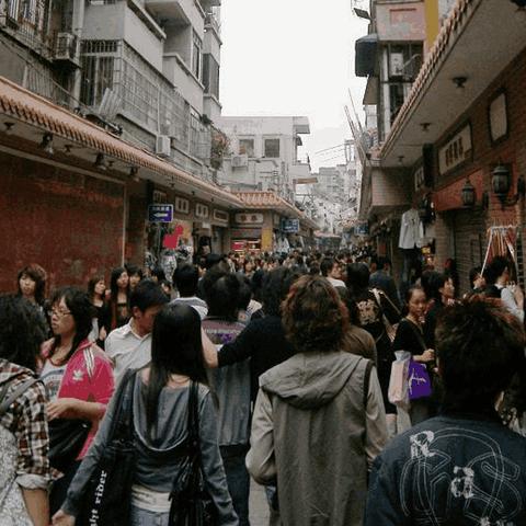 现在广州逛街买衣服，去哪里好？