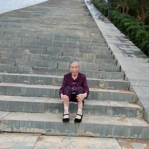 1942河南灾荒日本人赈灾的目的？