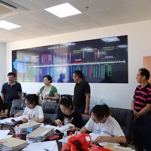 荔浦市跟桂林市哪个大