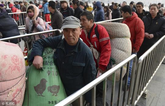 农村种地已经没什么利润，农民都靠打工赚钱了，真的很辛苦不易