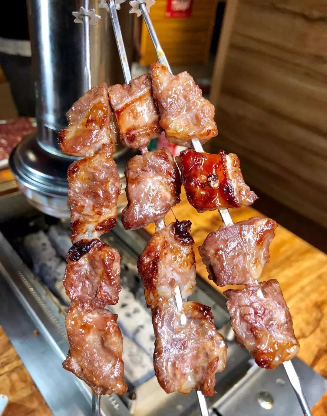 泰山都有什么美食店（山东哪里的美食最能代表山东特色）